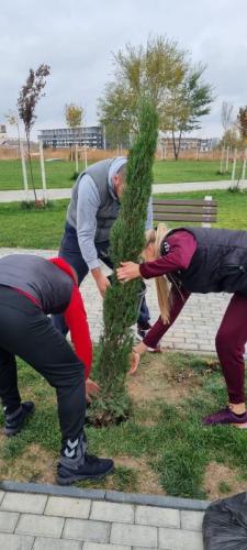 Plantare-de-specii-noi-de-copaci-in-Ovidius-Park-23